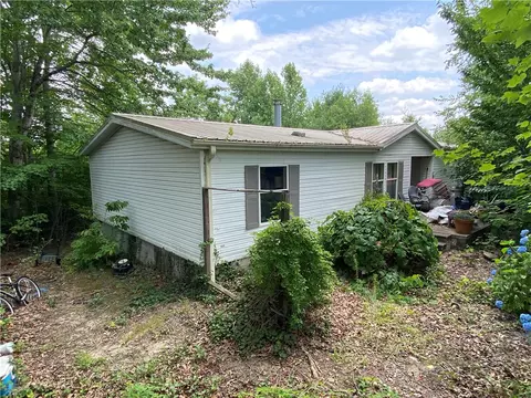 371 Kimberly Ln, Tamassee, SC 29686