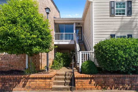 925 Cleveland St #22, Greenville, SC 29601
