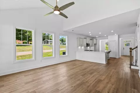 725 Beech Dr, Seneca, SC 29678 photo 9