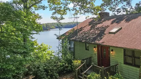 45 Deans Pt, Martin, GA 30557
