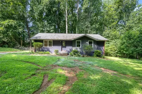 211 Caterpillar Ln, Pickens, SC 29671