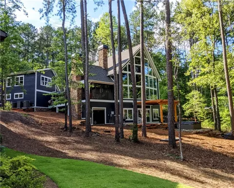 437 Peninsula Rd, West Union, SC 29696