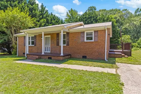 102 E St, Williamston, SC 29697
