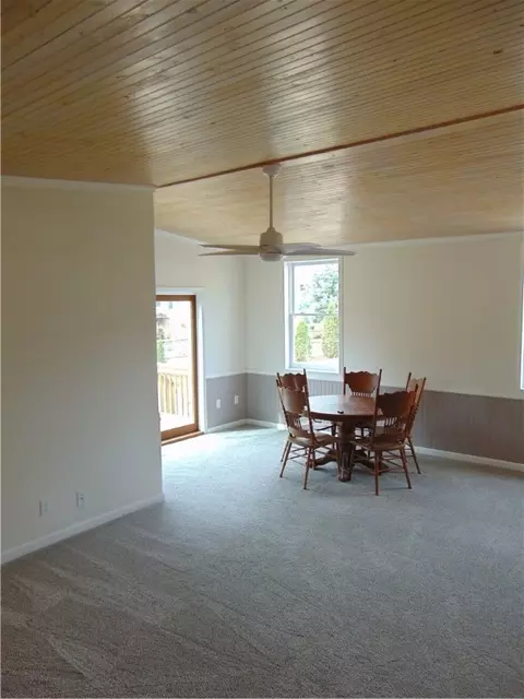Living - 113 View Place Ct, Easley, SC 29640 photo 3 of 6