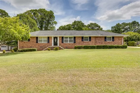 102 Green Forest Dr, Anderson, SC 29621