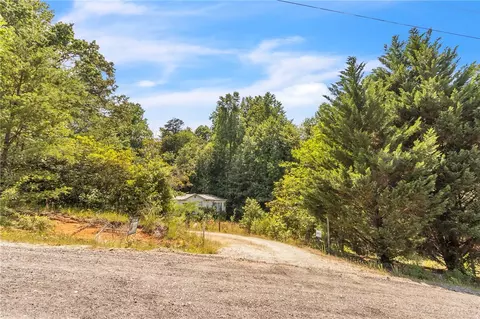 1021 Santee Dr, Walhalla, SC 29691 photo 4