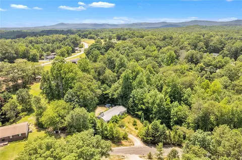 1021 Santee Dr, Walhalla, SC 29691