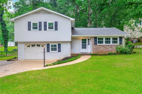 121 Delmar Dr, Simpsonville, SC 29680