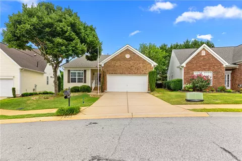 822 Medora Dr, Greer, SC 29650