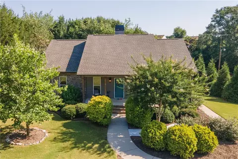 13 Dacus Dr, Greenville, SC 29605