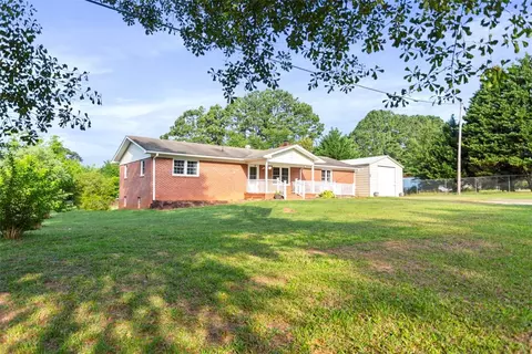 1015 Ebenezer Rd, Seneca, SC 29672 photo 2