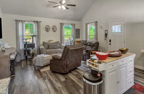 209 Crystal Ln, Walhalla, SC 29691 photo 8