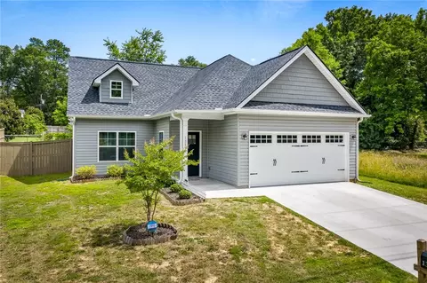 135 Stevenson Dr, Belton, SC 29627