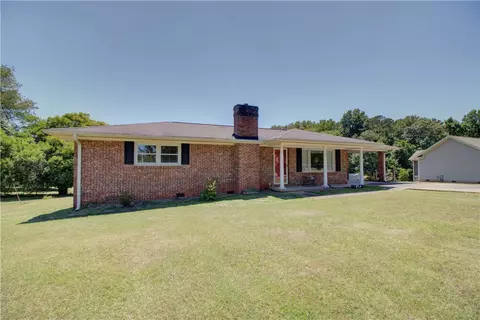 108 Eastwood Cir, Westminster, SC 29693