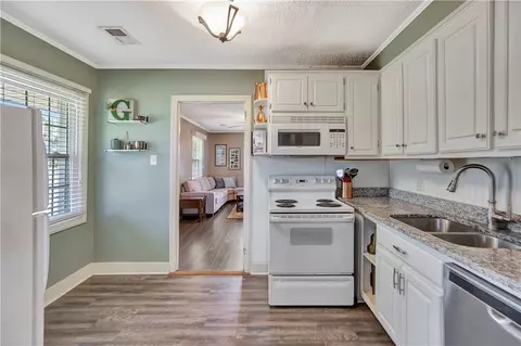 402 S Elm St, Pendleton, SC 29670 photo 17