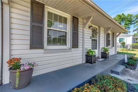 402 S Elm St, Pendleton, SC 29670 photo 4