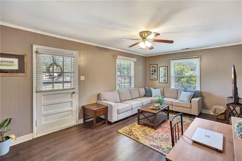 402 S Elm St, Pendleton, SC 29670 photo 5