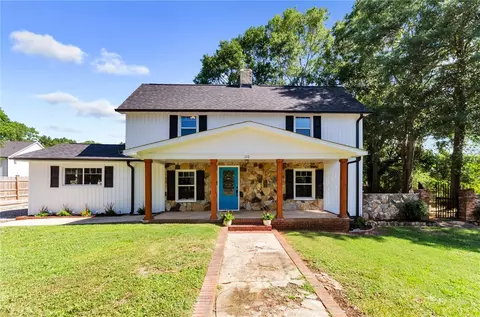 110 W 3rd St, Williamston, SC 29697