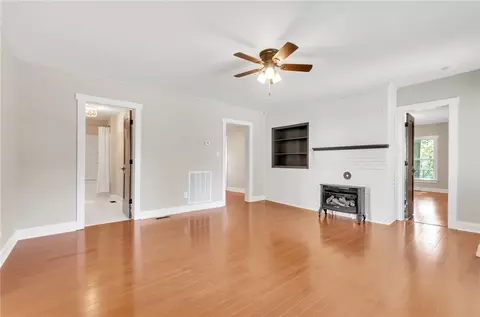 110 W 3rd St, Williamston, SC 29697 photo 7