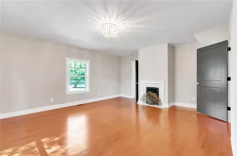 110 W 3rd St, Williamston, SC 29697 photo 9