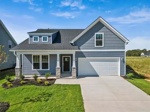 112 Ives Way, Piedmont, SC 29673