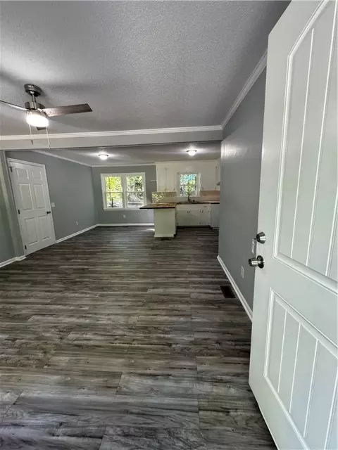 3 Walker St, Honea Path, SC 29654 photo 2