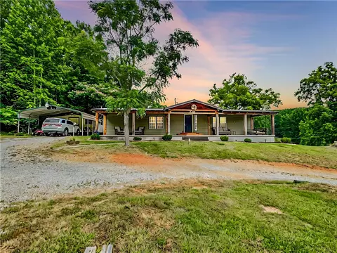 120 Nicholas Dr, Walhalla, SC 29691 photo 2