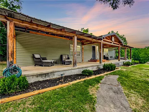 120 Nicholas Dr, Walhalla, SC 29691