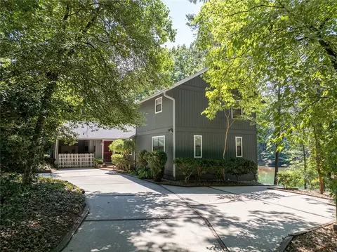 5 Windward Ct, Salem, SC 29676