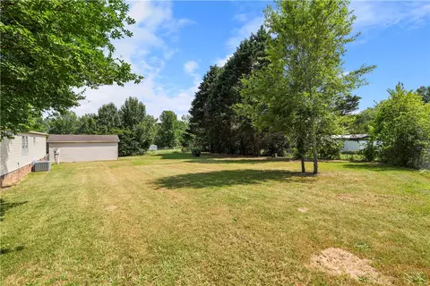 104 Sylvan Ct, Easley, SC 29640 photo 8