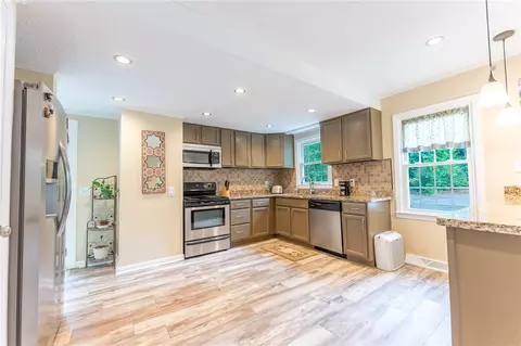 218 Heather Dr, Central, SC 29630 photo 6