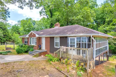 523 Shook Rd, Seneca, SC 29672 photo 2