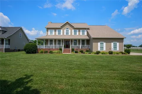 109 Friesian Ct, Pelzer, SC 29669