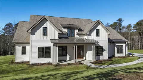 244 W Old Pendleton Rd, Central, SC 29630