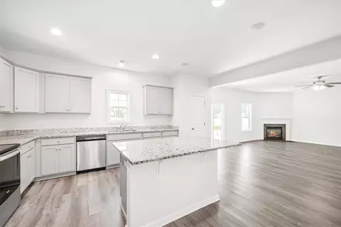Kitchen - 109 Granada Pl, Seneca, SC 29678 photo 3 of 4