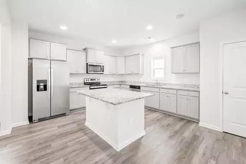 Kitchen - 109 Granada Pl, Seneca, SC 29678 photo 2 of 4