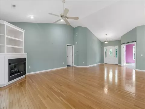 Living - 331 N Summit Dr, Seneca, SC 29672 photo 3 of 6