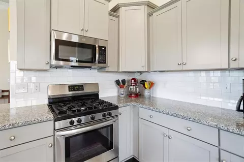 Kitchen - 906 Deephallow Pl, Greer, SC 29651 photo 2 of 3