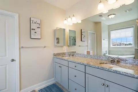 Bath - 906 Deephallow Pl, Greer, SC 29651 photo 4 of 7