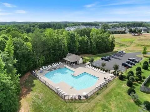 Exterior - 906 Deephallow Pl, Greer, SC 29651 photo 9 of 9