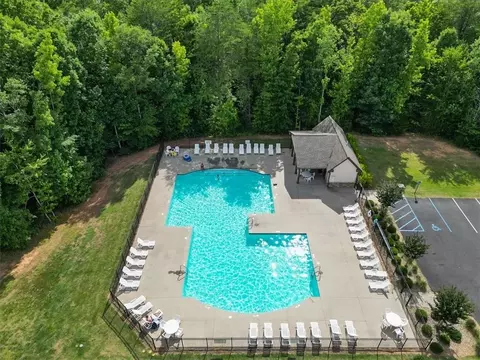 Exterior - 906 Deephallow Pl, Greer, SC 29651 photo 8 of 9