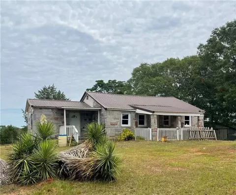 607 Opry House Rd, Starr, SC 29684