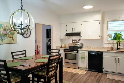 Kitchen - 147 Live Oak Ct, Anderson, SC 29621 photo 3 of 3