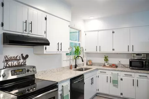 Kitchen - 147 Live Oak Ct, Anderson, SC 29621 photo 1 of 3