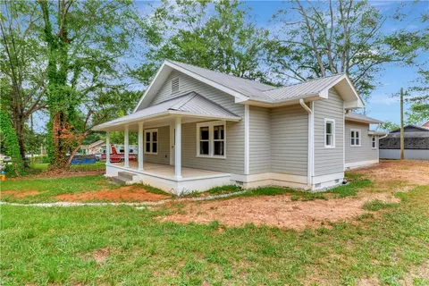 120 N Pew St, Westminster, SC 29693