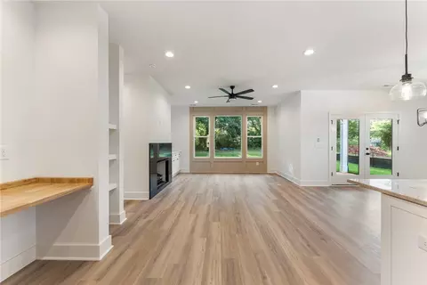 718 Greenville St, Pendleton, SC 29670 photo 3