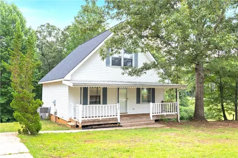 405 Gaston Cir, Westminster, SC 29693