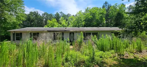 385 Mayors Dr, Walhalla, SC 29691