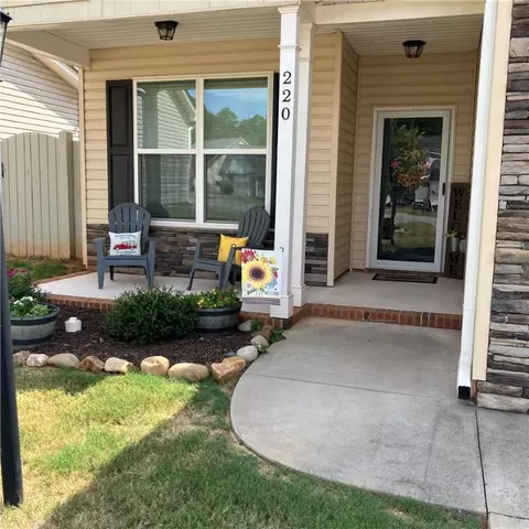 220 Magnolia Ln, Pendleton, SC 29670