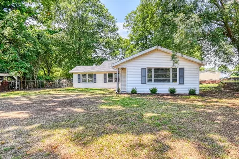 502 Central St, Iva, SC 29655
